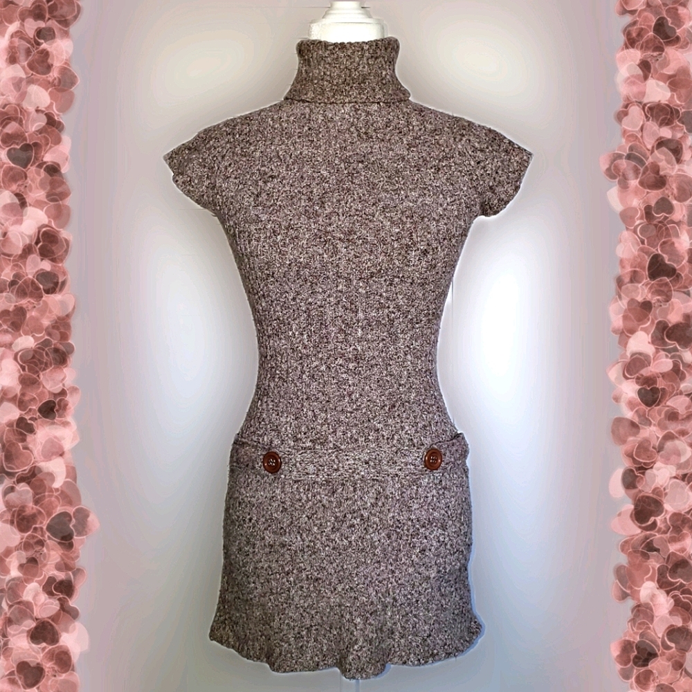 Cute ribbed sweater dress button detail